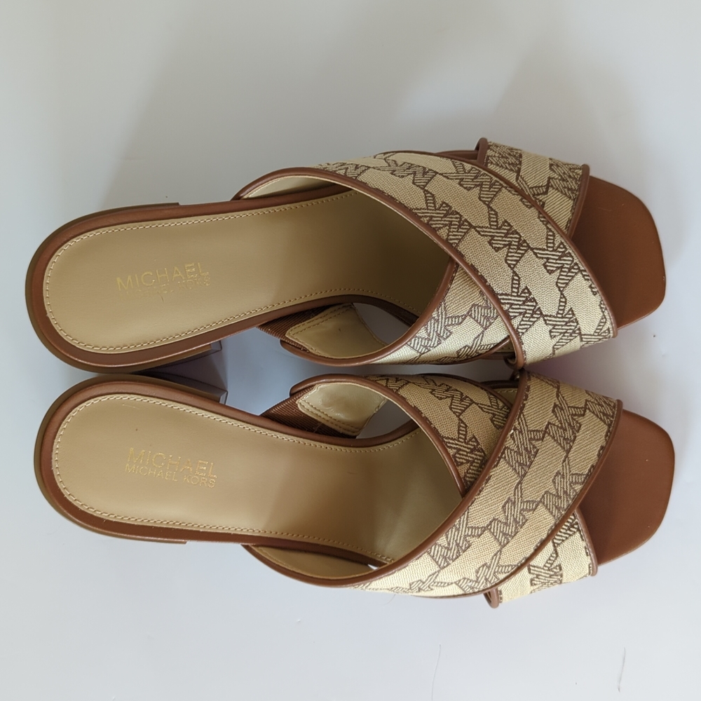 NWT Michael Kors Logo Sandals - Picture 3 of 5